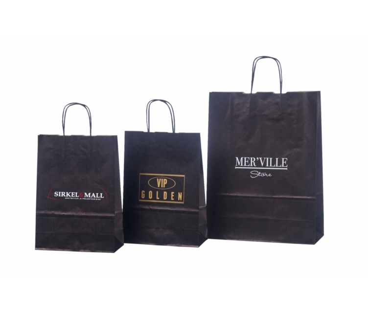 Mustat paperikassit painatuksella