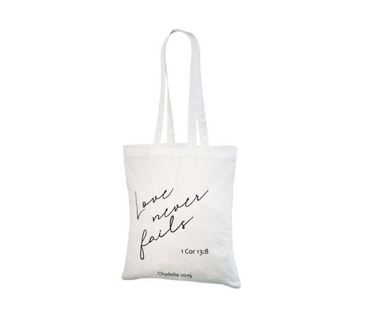 Valkoinen puuvillakassi omalla logolla